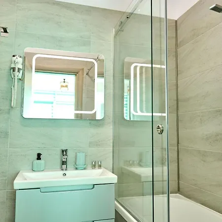 Blue Bamboo Pools And Parking * Mamaia