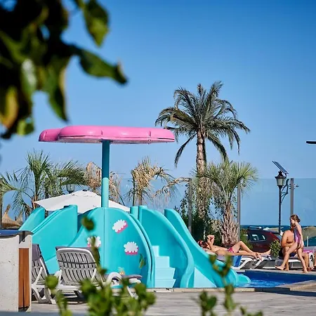 Blue Bamboo Pools And Parking * Mamaia