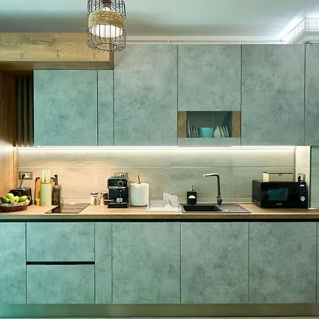 Blue Bamboo Pools And Parking Lägenhet