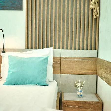 Blue Bamboo Pools And Parking *