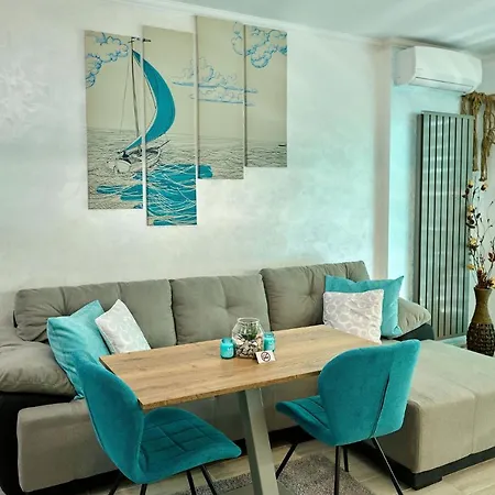 Daire Blue Bamboo Pools And Parking Mamaia