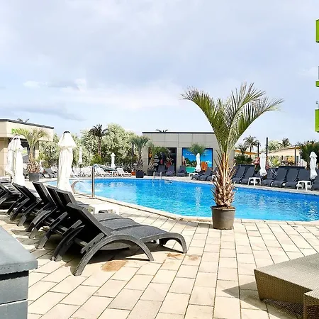 Apartament Blue Bamboo Pools And Parking *