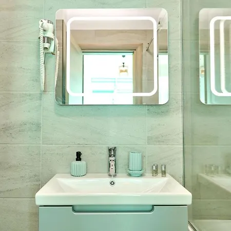 Blue Bamboo Pools And Parking Mamaia